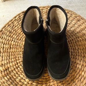 Uggs Palomar Sneaker Boot size 7.5